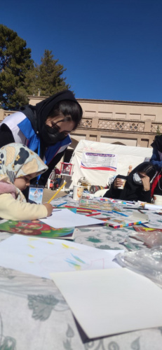 کشیدن نقاش و اهدای جوائز به کودکان توسط کانون هلال احمر برگزار شد.