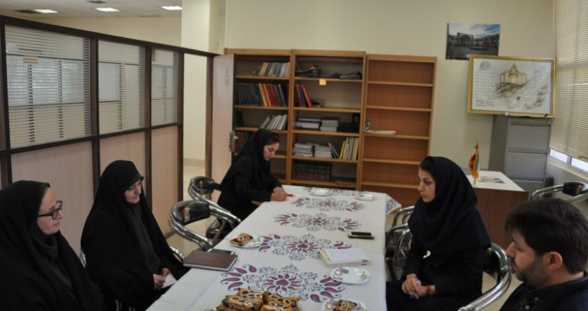 بازدید خادمیاران گروه کتاب و کتاب خوانی آستان قدس رضوی از کتابخانه مرکزی دانشگاه