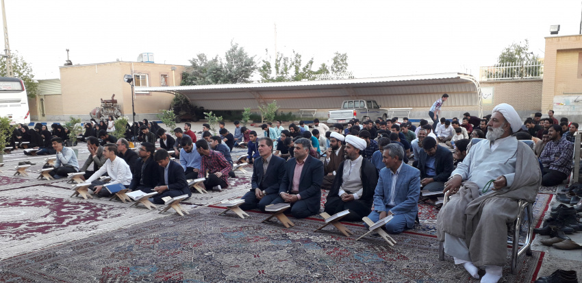 برگزاری محفل بزرگ انس با قرآن با حضور قاریان کشوری در دانشکده فنی و مهندسی فردوس