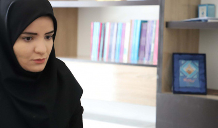پاکسازی داوطلبانه محیط دانشگاه توسط دانشجوی فعال و دوستدار محیط زیست