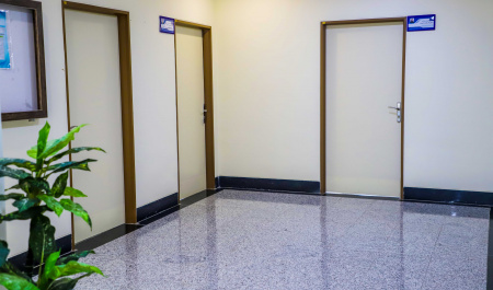 در راستای تکریم ارباب رجوع تغییر تابلوهای سردرب اتاقهای سازمان مرکزی دانشگاه انجام پذیرفت