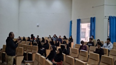 دوره آموزشی احداث گلخانه در پردیس کشاورزی، منابع طبیعی و محیط زیست برگزار شد.