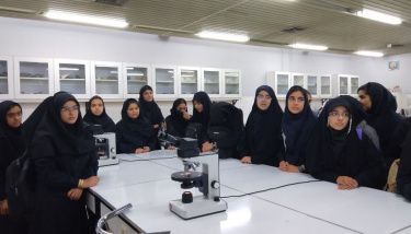 گزارش تصویری بازدید دانش آموزان متوسطه دوم دبیرستان دخترانه دکتر گنجی از آزمایشگاه های گروه های آموزشی دانشکده علوم پایه - آبان ۱۴۰۴