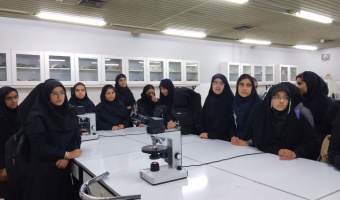 گزارش تصویری بازدید دانش آموزان متوسطه دوم دبیرستان دخترانه دکتر گنجی از آزمایشگاه های گروه های آموزشی دانشکده علوم پایه - آبان ۱۴۰۴