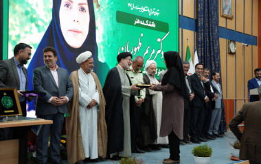 در مراسم  تجلیل از سرآمدان آموزشی و اساتید نمونه دانشگاه، دکتر مریم ظهوریان به عنوان استاد سرآمد آموزشی دانشکده هنر انتخاب شد