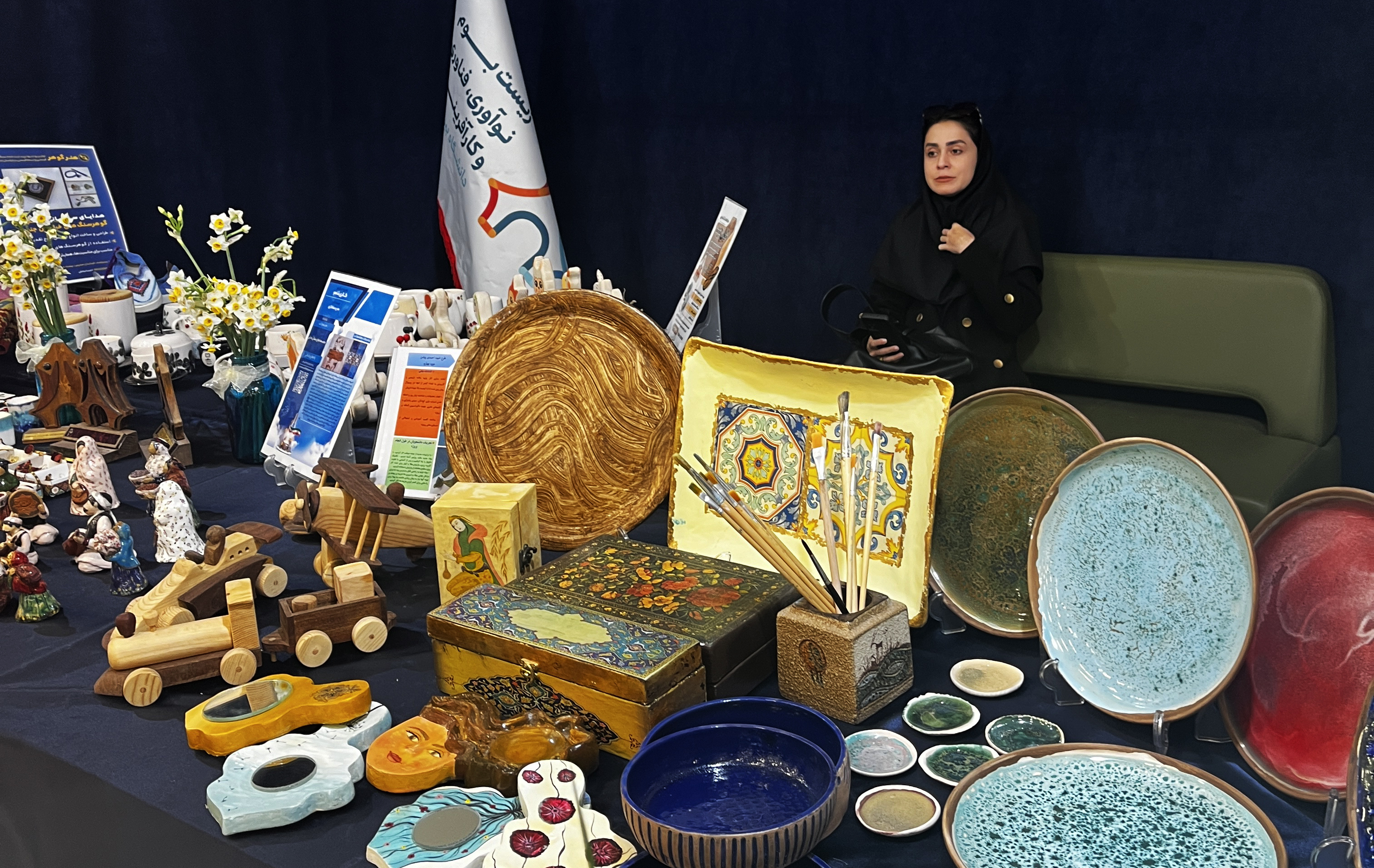 حضور موثر دانشکده هنر در نمایشگاه هفته پژوهش و فناوری خراسان جنوبی