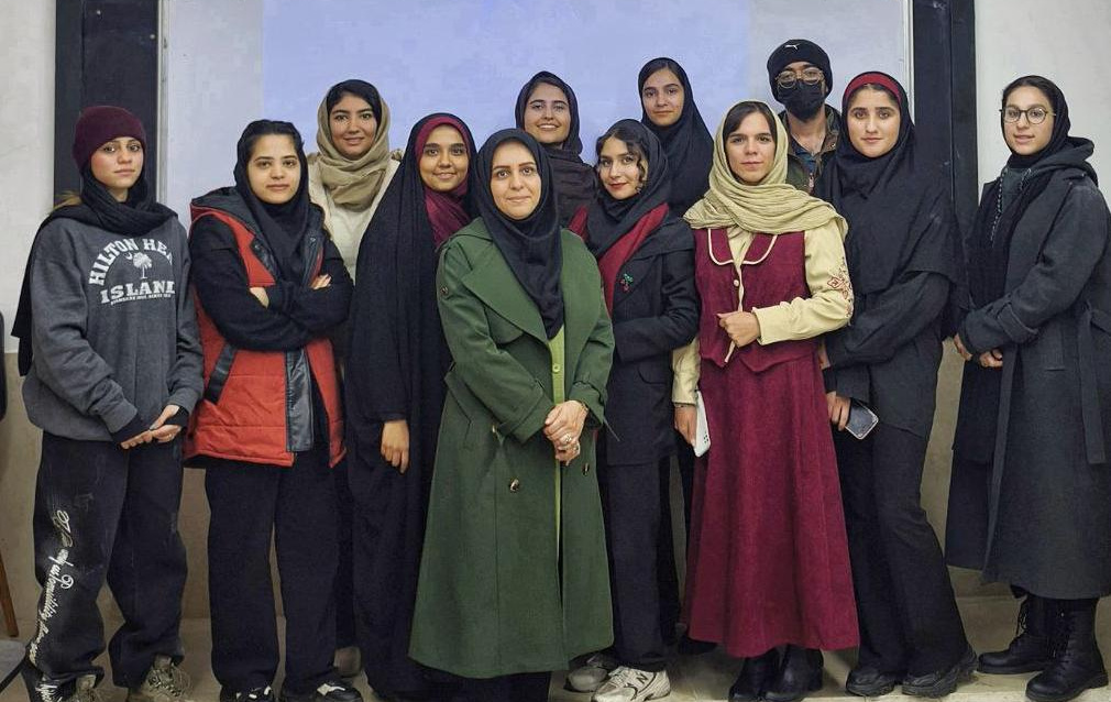 سخنرانی با موضوع مبانی و اصول طراحی سنتی توسط خانم حسامی