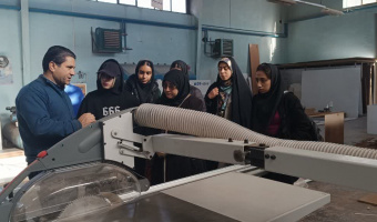 بازدید دانشجویان گروه صنایع دستی از مرکز تخصصی درودگری سازمان اموزش فنی و حرفه ای خراسان جنوبی