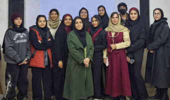 سخنرانی با موضوع مبانی و اصول طراحی سنتی توسط خانم حسامی