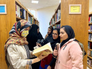 بازدید دانشجویان رشته هنراسلامی از کتابخانه مرکزی دانشگاه جهت انگیزه بخشی در مطالعه، تحقیق و پژوهش