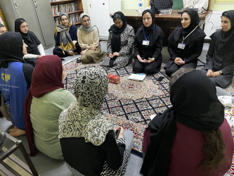 نشست و دورهمی با موضوع «در ستایش کامل نبودن» در خوابگاه توحید برگزار شد