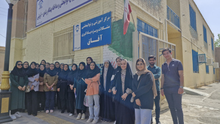 جمعی از دانشجویان دانشگاه بیرجند به مناسبت روز مشاور و روان‌شناس از مرکز سنجش اختلالات یادگیری بازدید کردند