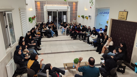 جلسه‌ی نقد و بررسی کتاب «موهبت کامل نبودن» برگزار شد