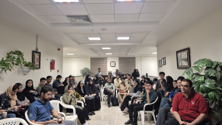 نشست نقد و بررسی کتاب «نسل مضطرب» برگزار شد