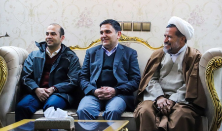 دیدار دکتر احمد خامسان رئیس دانشگاه بیرجند با خانواده جانباز هشت سال دفاع مقدس دکتر اسدالله زنگویی از اعضای هیأت علمی بازنشسته دانشگاه بیرجند
