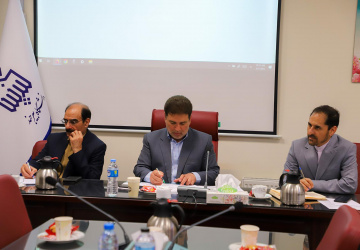نشست رئیس دانشگاه و مدیران حوزه معاونت آموزشی با مدیران گروه‌های آموزشی