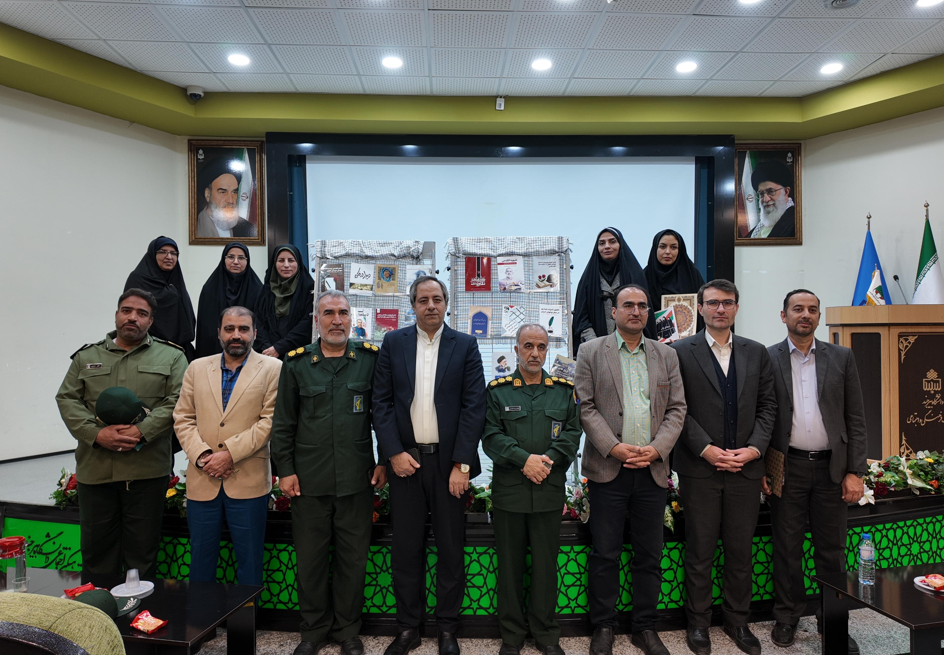 به مناسبت هفته پژوهش، از 20 عنوان کتاب پژوهشی در حوزه دفاع مقدس رونمایی شد