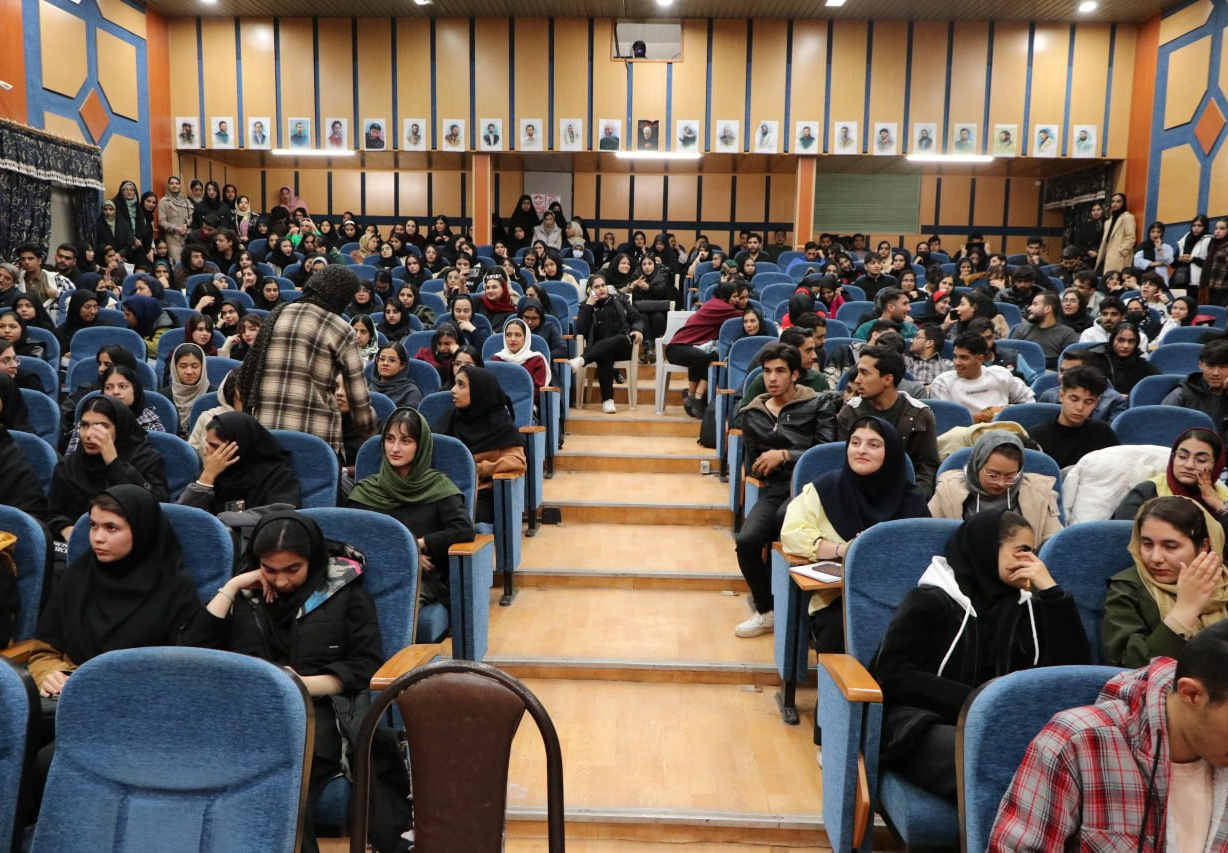 با حضور پرشور دانشجویان، آیین بزرگداشت رودکی و شب یلدا برگزار شد