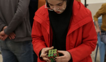 مسابقه روبیک توسط کانون ورزش و بازی های فاخر برگزار شد.