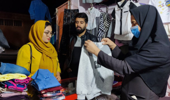 تهیه پوشاک و لوازم التحریر برای کودکان نیازمند توسط اعضای کانون های فرهنگی دانشگاه بیرجند؛