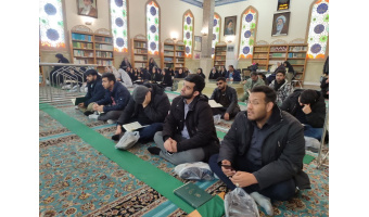 بازدید و زیارت دانشجویان اعزامی به اردوی مشهد مقدس از آرامگاه مفسّر بزرگ قرآن کریم، مرحوم طبرسی(ره)؛