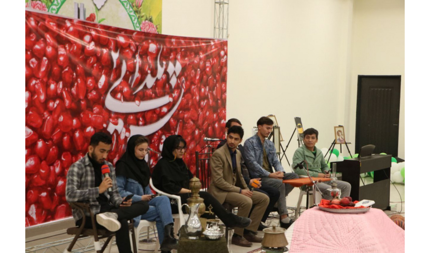 حافظ‌خوانی «جشنواره رویش یلدایی ۲ » توسط کانون شعر و ادب با همکاری کانون گویندگی و کانون کتاب
