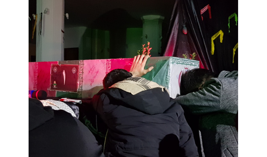 نگاهی به برنامه شبی با شهید گمنام
