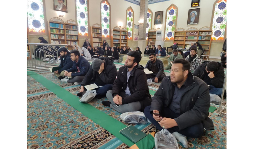 بازدید و زیارت دانشجویان اعزامی به اردوی مشهد مقدس از آرامگاه مفسّر بزرگ قرآن کریم، مرحوم طبرسی(ره)؛