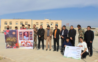 غرس چند اصله نهال در محوطه خوابگاه دانشجویی پردیس دانشکده فنی و مهندسی فردوس