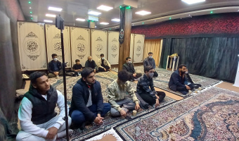 به همت هیئت انقلابی انصارالمهدی فردوس و همکاری پایگاه های بسیج آوینی و کوثر دانشکده خیمه ی سوگ حضرت زهرا برگزار شد