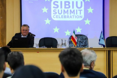 سخنرانی استاد دانشگاه پترو مایور کشور رومانی در دانشگاه بیرجند