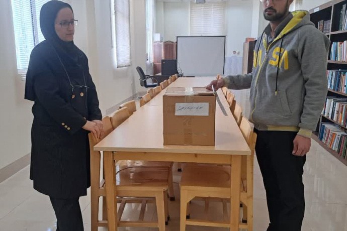 اهدای ۱۰۰ جلد کتاب به دبیرستان فرهیختگان دانشگاه بیرجند (26 ابان 1404)