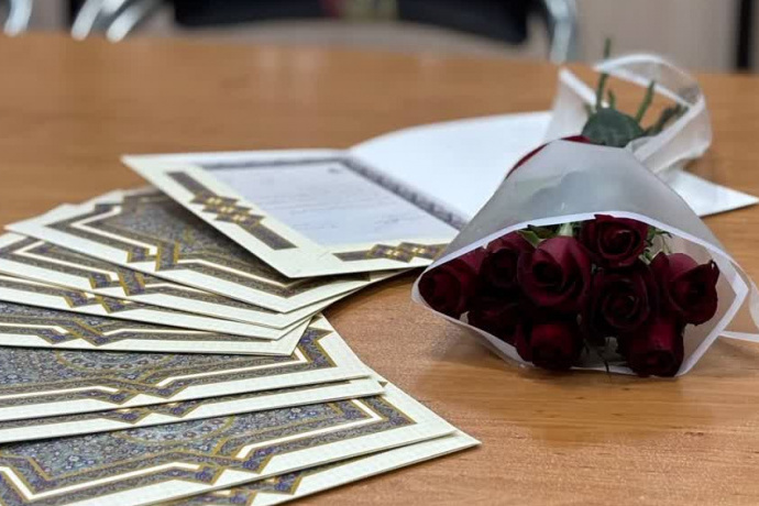 تقدیر از همکاران کتابخانه مرکزی و مرکز نشر به مناسبت هفته کتاب و کتابخوانی و روز کتابدار (25 آبان 1404)