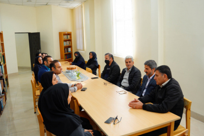 همزمان با هفته کتاب و کتابخوانی؛ سرپرست دانشگاه بیرجند در کتابخانه مرکزی و مرکز نشر بر توسعه و نوسازی خدمات کتابخانه‌ای تأکید کرد. (26 آبان 1404)