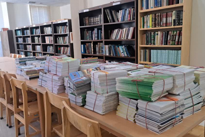 اهدای نشریات مازاد بر نیاز کتابخانه مرکزی و مرکز نشر و کتابخانه پردیس دانشکده کشاورزی  به آستان قدس رضوی( 19 بهمن 1404)