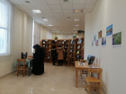به مناسبت هفته پژوهش نمایشگاه کتاب در کتابخانه مرکزی و مرکز نشر برگزار گردید