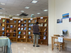 به مناسبت هفته پژوهش نمایشگاه کتاب در کتابخانه مرکزی و مرکز نشر برگزار گردید