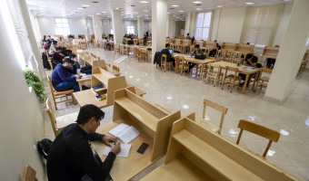 کتابخانه مرکزی و مرکز نشر - سالن مطالعه برادران