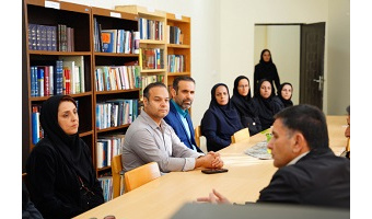همزمان با هفته کتاب و کتابخوانی؛ سرپرست دانشگاه بیرجند در کتابخانه مرکزی و مرکز نشر بر توسعه و نوسازی خدمات کتابخانه‌ای تأکید کرد