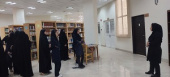 بازدید دانش‌آموزان دبیرستان نمونه تقوی از کتابخانه مرکزی و مرکز نشر
