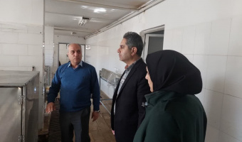 بازدید معاون و مدیر دانشجویی و همچنین رئیس اداره تغذیه از آشپزخانه و انبارمرکزی و غذاخوری صدف