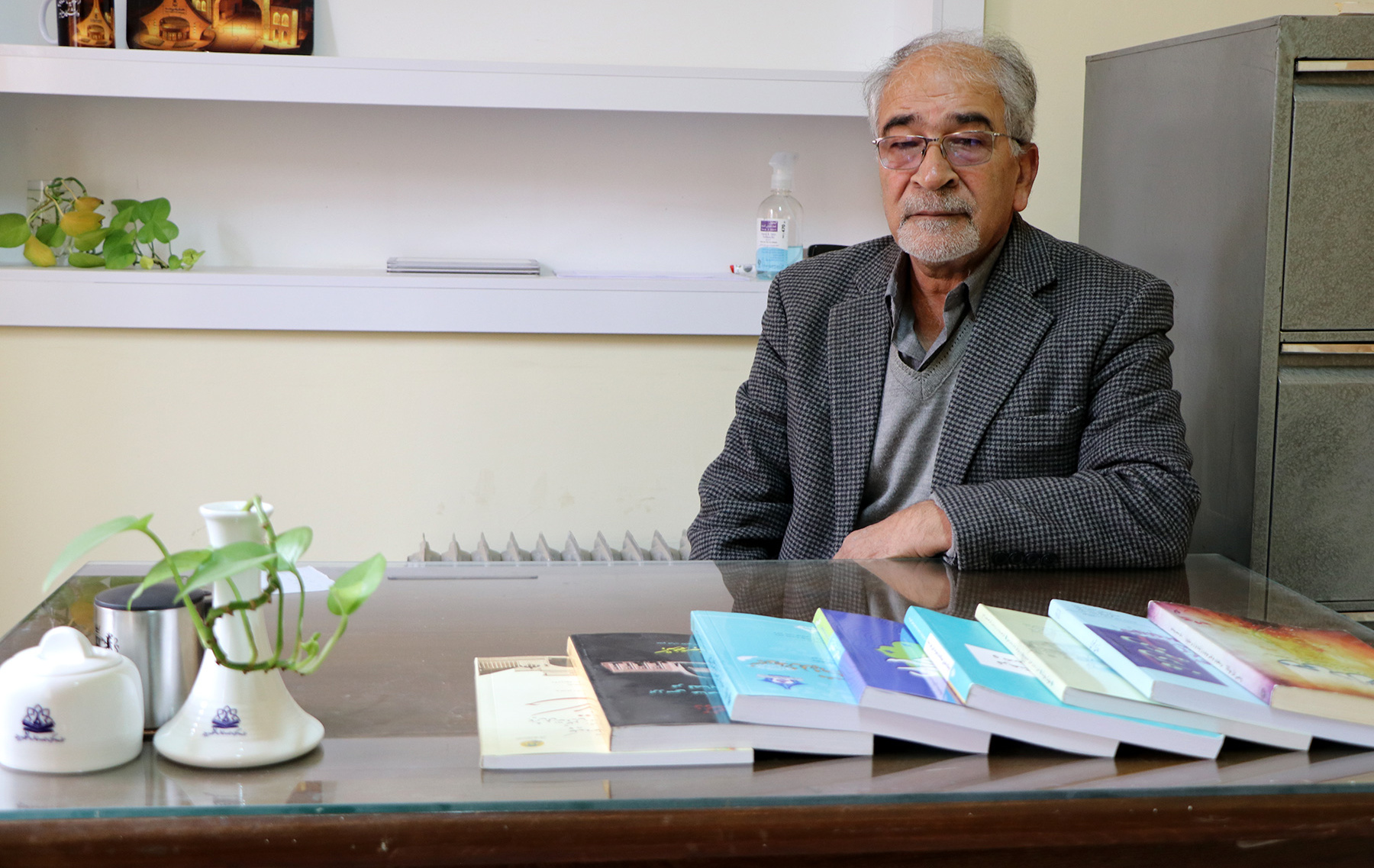 اهدای کتب استاد محمدبهنام‌فر به موزه و مرکز اسناد و مفاخر دانشگاه بیرجند