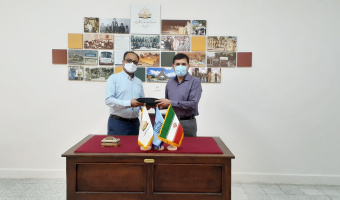 اهدای مجموعه عکس بیرجند قدیم توسط یکی از کارکنان دانشگاه به موزه و مرکز اسناد و مفاخر دانشگاه