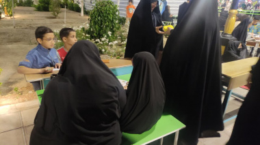 تقدیر دانشجویان کانون معرفتی مهدویت دانشگاه بیرجند از معلمان جهادی در میدان اجتماعات