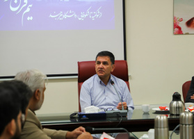 نشست صمیمانه دکتر احمد خامسان، سرپرست دانشگاه بیرجند، با حضور مدیران و کارکنان حوزه ریاست