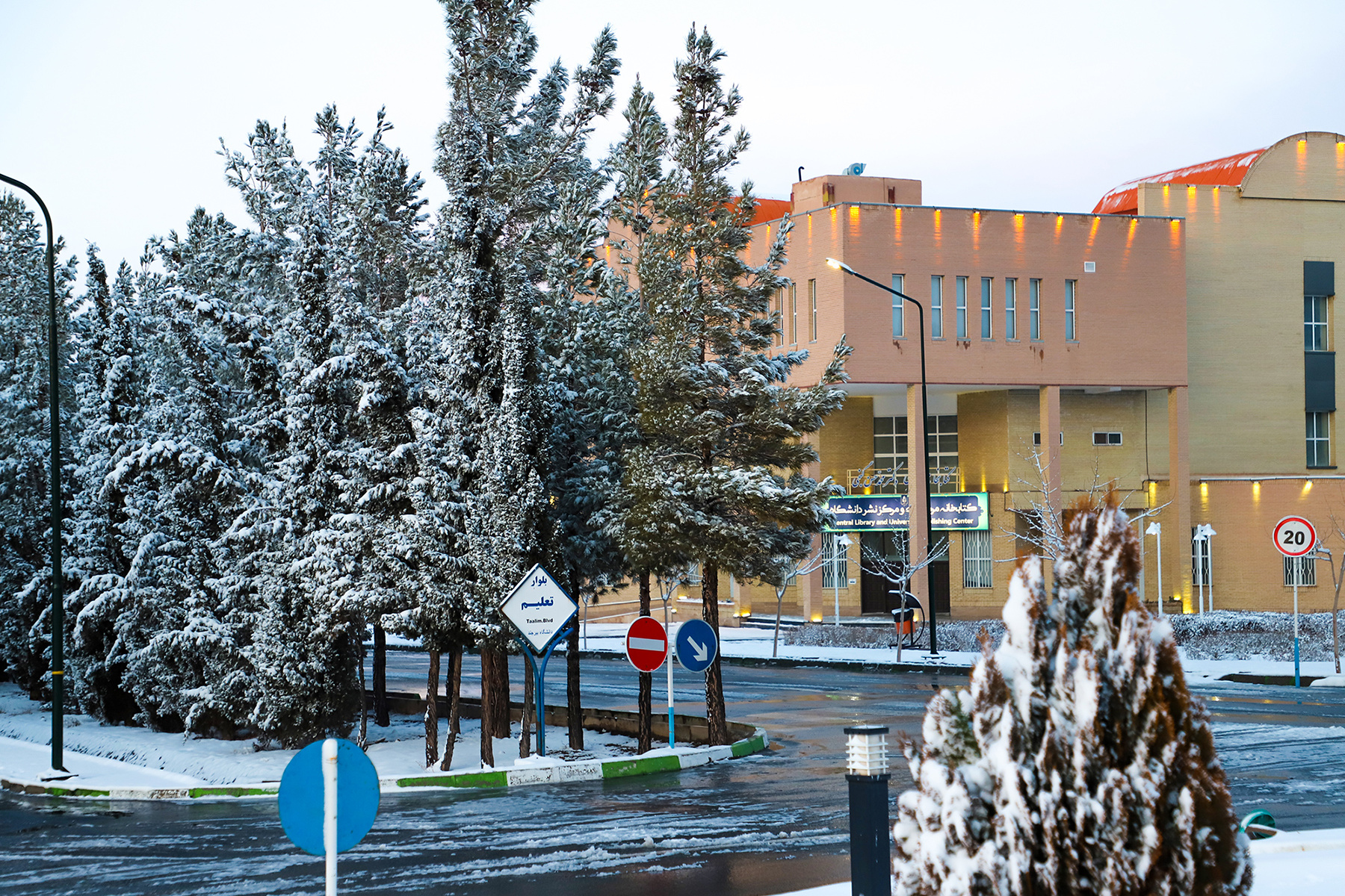 عکس: حسین سبزه‌بان