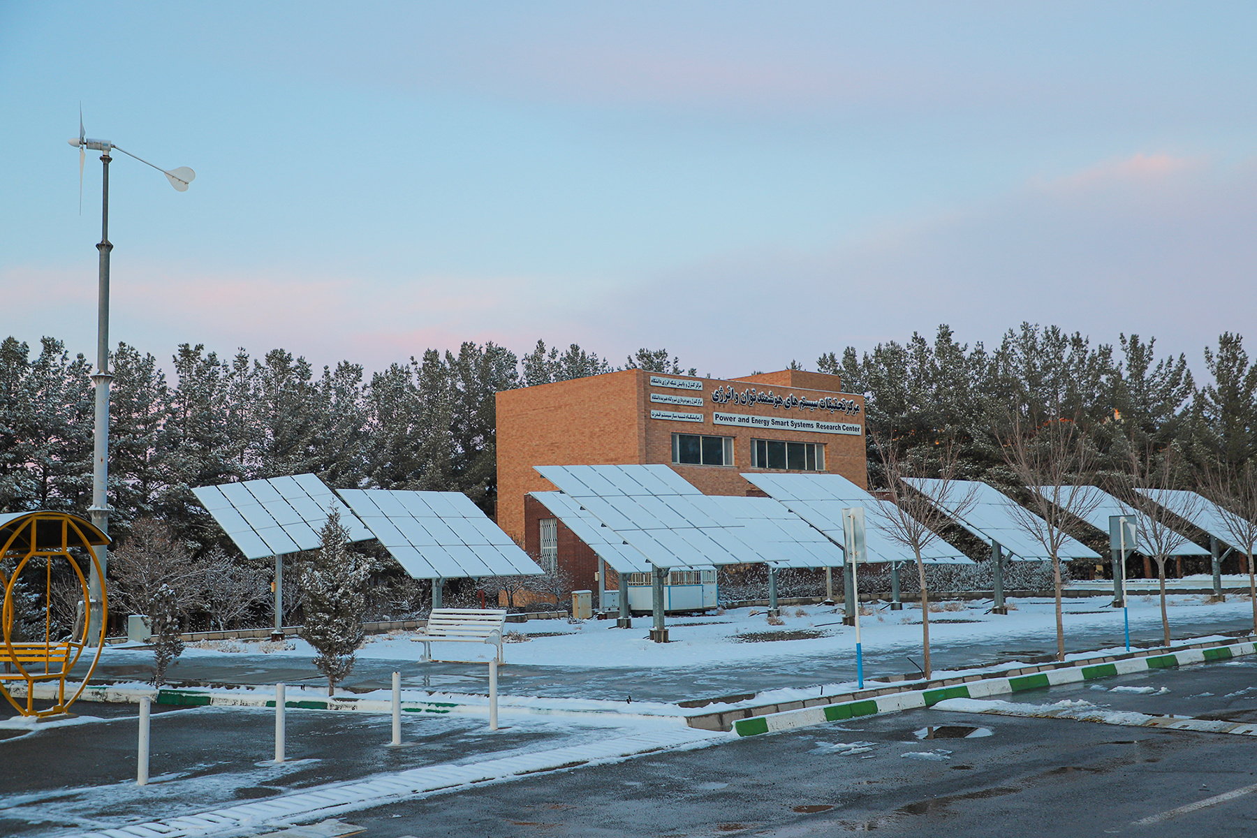 عکس: حسین سبزه‌بان