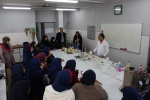 به مناسبت هفته پژوهش بازدید دانش آموزان دختر دبستان امام حسین (ع)  از آزمایشگاه های گروه شیمی