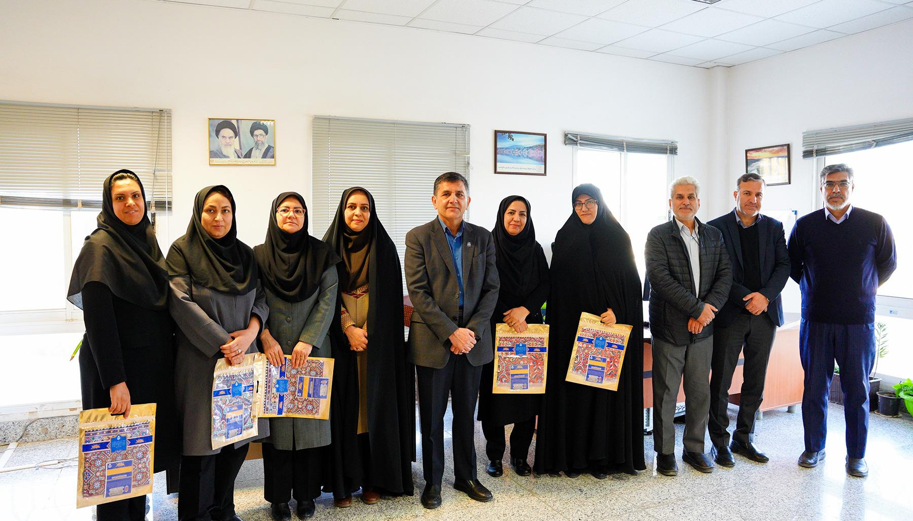 به مناسبت میلاد حضرت فاطمه زهرا (س)، روز زن و پاسداشت مقام مادر از بانوان دانشگاه تقدیر شد