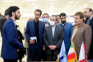 The governor of the South Khorasan Province visited the Research Achievement Exhibition in the University of Birjand